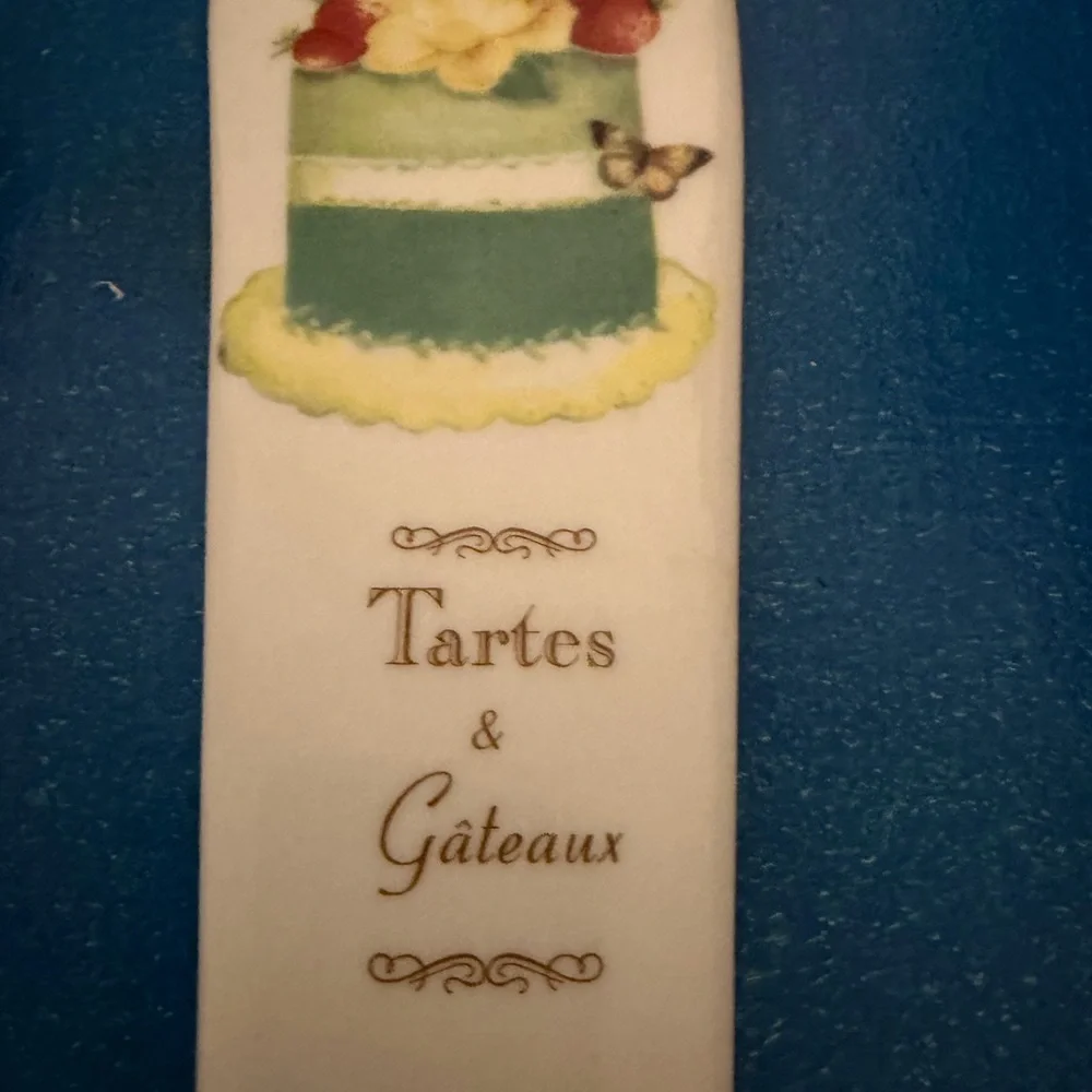 N/A ceramic dessert